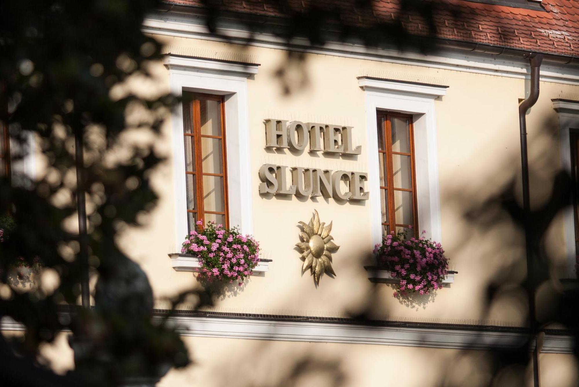 Hotel Slunce Uherské Hradiště Екстериор снимка